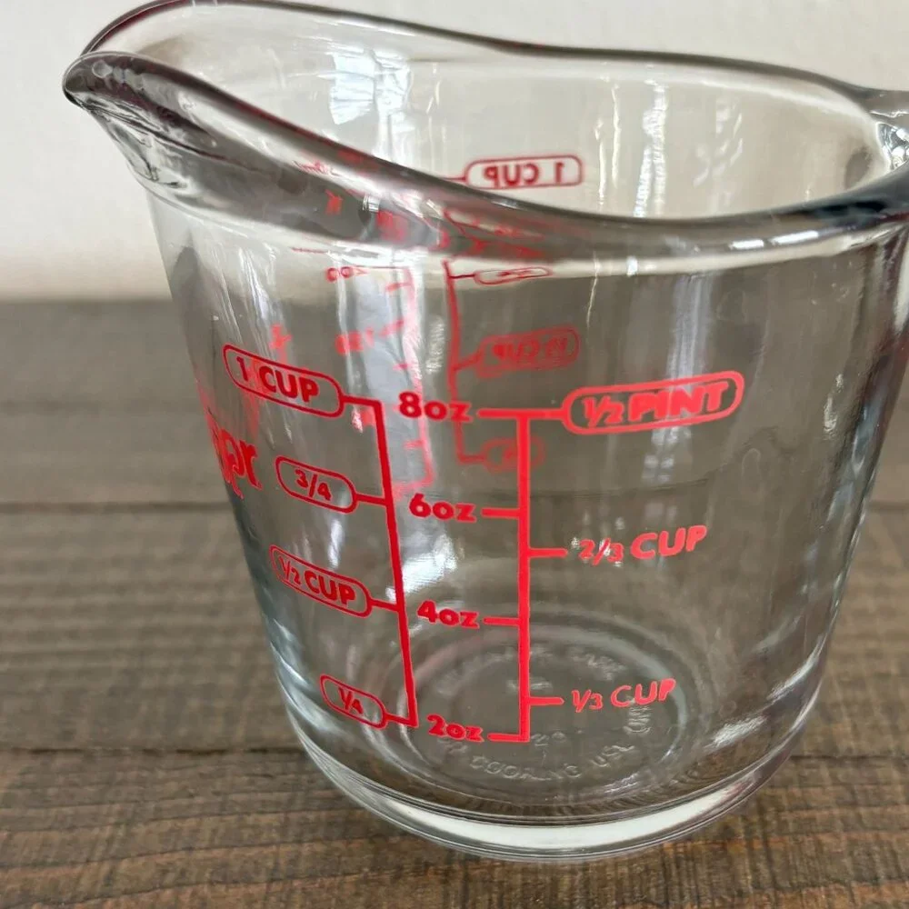 Anchor Hocking Glass Measuring Cup Red Lettering Handle 1 Cup 1/2 Pint Baking